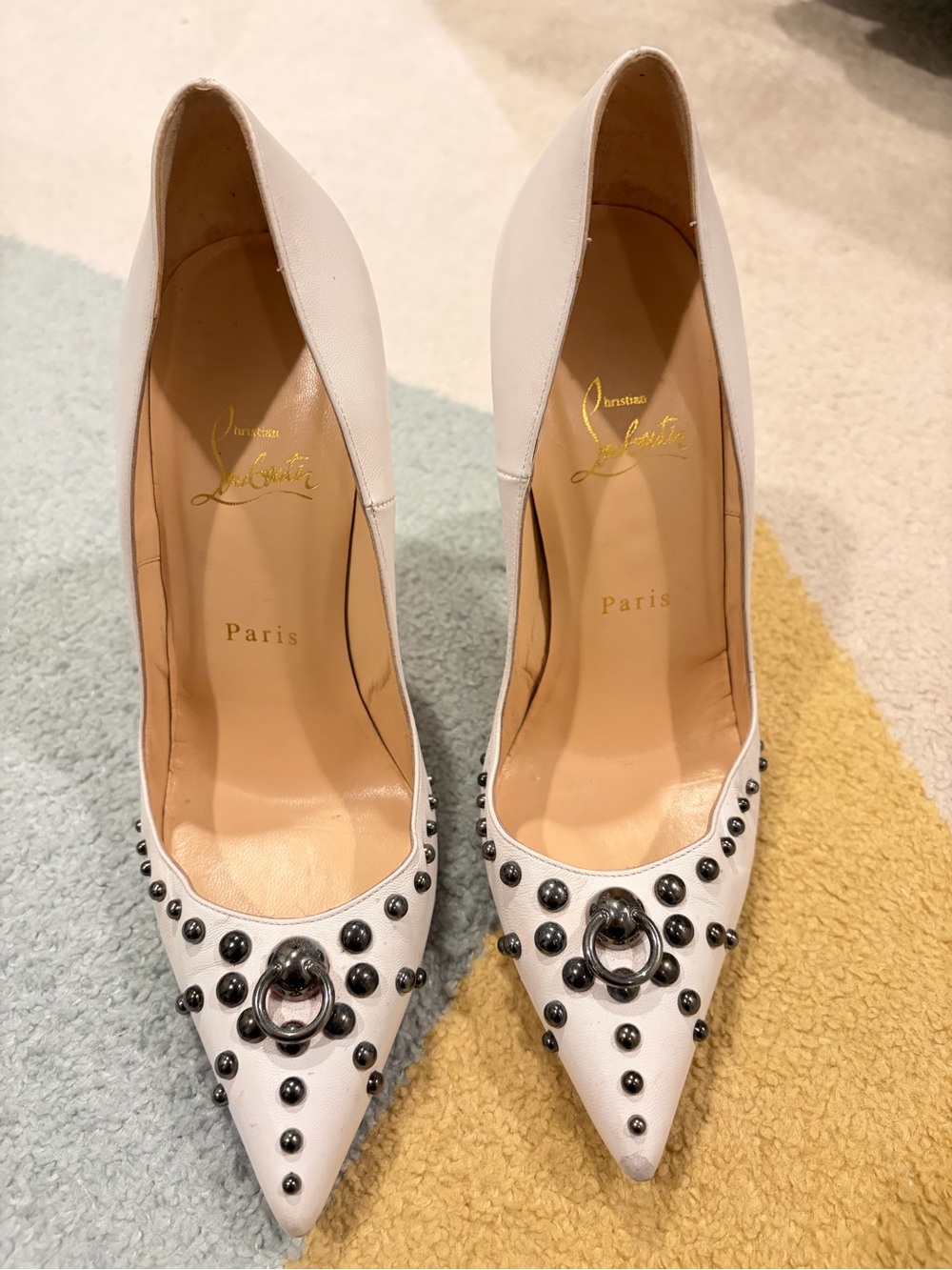 Christian louboutin white heels silver studded pointed toe pump size 8.5 38.5 - Picture 2 of 10